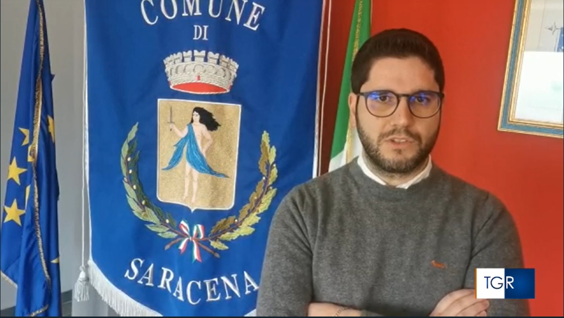 Scuole chiuse per Covid, il sindaco di Saracena: "Chiedo scusa agli alunni"